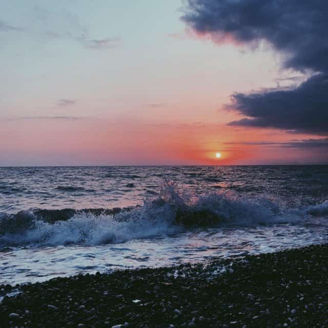 Природа Сухума: море и закат