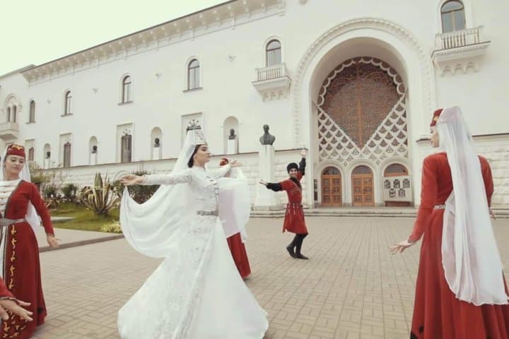 Народные танцы